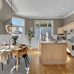 Lovely Center With Amazing Views And Free Parking! Tromsø
