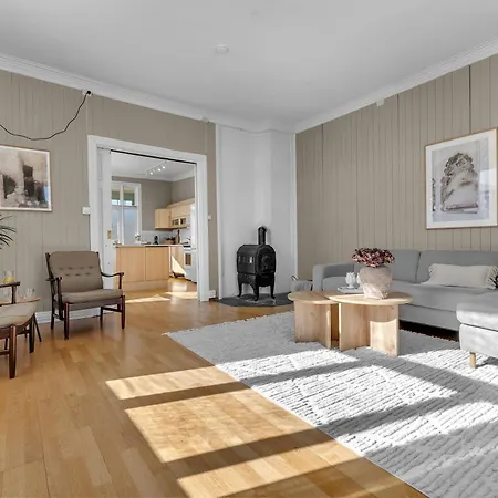 Apartment Lovely Center With Amazing Views And Free Parking! *