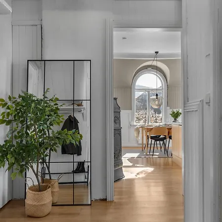 Lovely Center With Amazing Views And Free Parking! Apartment Tromsø