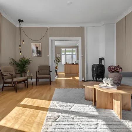 Lovely Center With Amazing Views And Free Parking! Apartment *