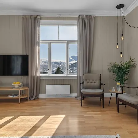 Apartment Lovely Center With Amazing Views And Free Parking! Tromsø
