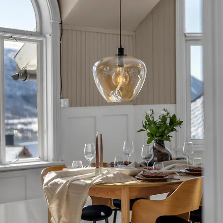 Lovely Center With Amazing Views And Free Parking! Tromsø