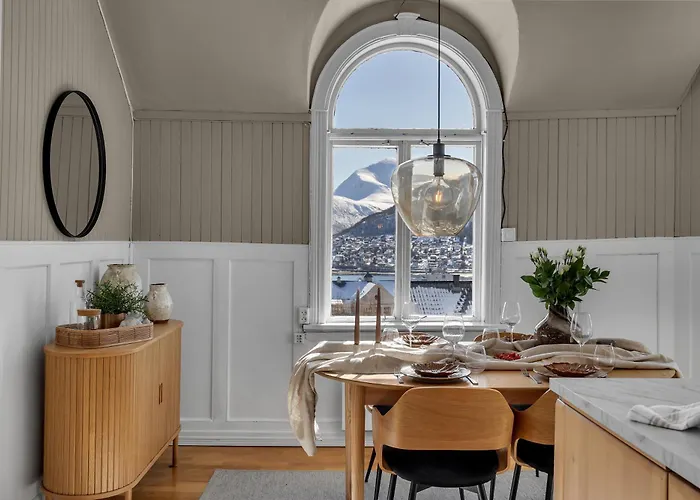 Lovely Center With Amazing Views And Free Parking! * Tromsø