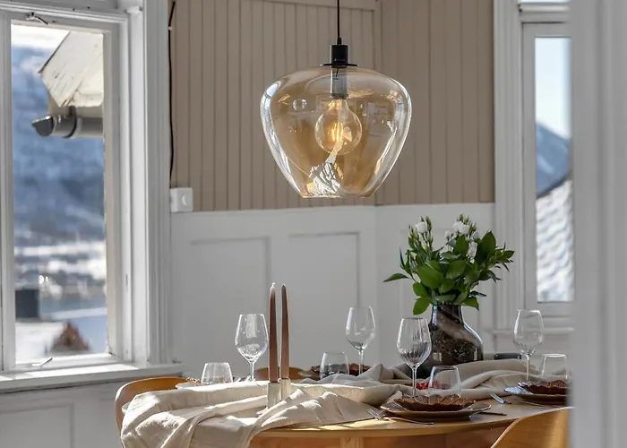 Lovely Center With Amazing Views And Free Parking! Tromsø